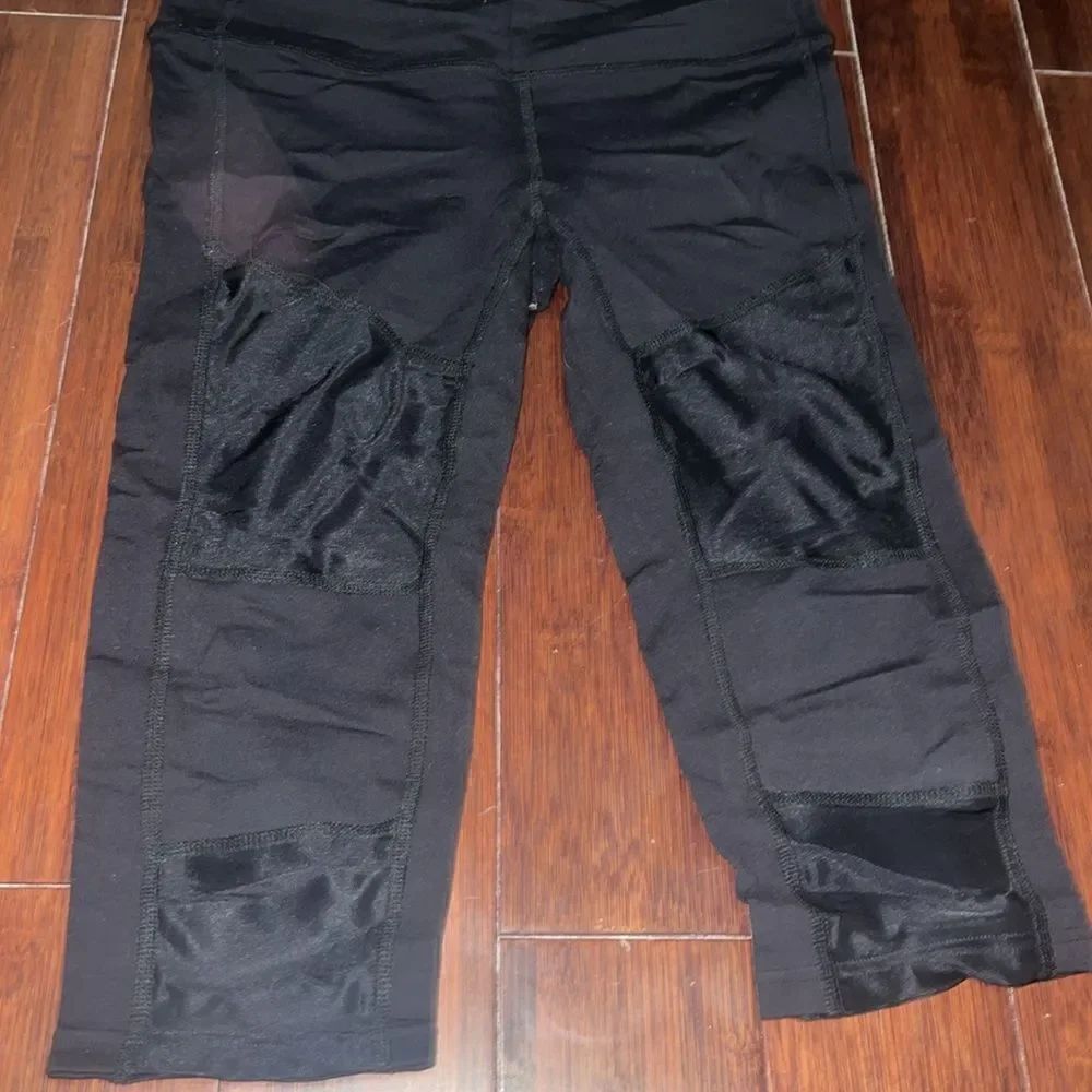 ALO Yoga Black Leggings - Size Small - Like NEW
